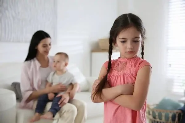 Anak Cemburu Punya Adik Baru? Ini Cara Membantunya Beradaptasi