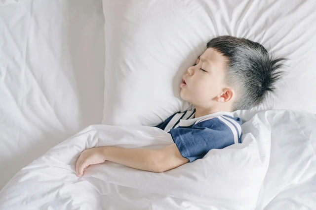 anak tidur sendiri
